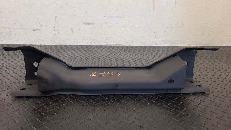 99-07 GMC Sierra 4x2 Front Suspension Crossmember OEM 12479997