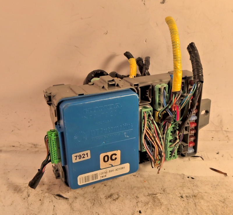 2007 HONDA PILOT VP 4X4 6CYL FUSE BOX 3.5L OEM Driver Side