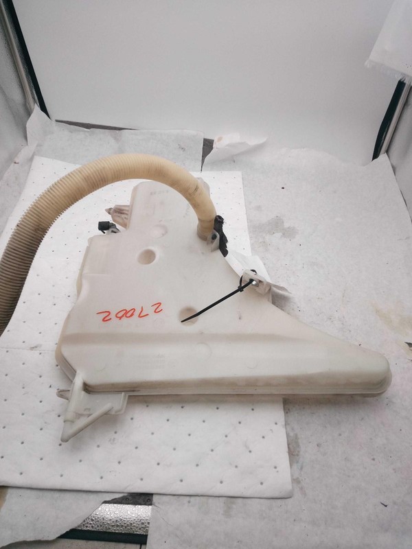 2008 BMW 328I Washer Fluid Reservoir OEM 61667157147 145K Miles