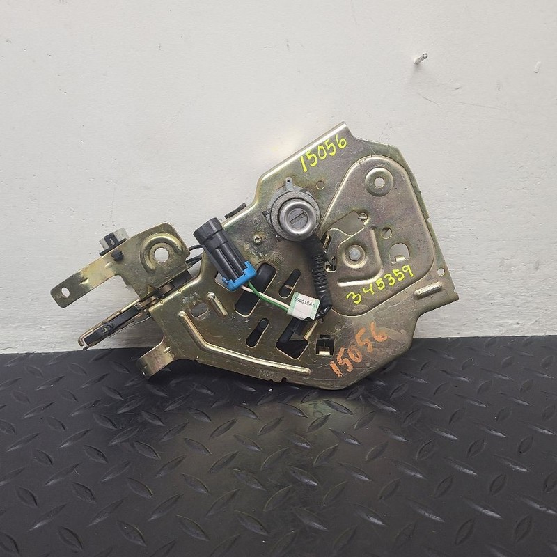 02-06 Cadillac Escalade Liftgate Glass Latch Lock Assembly OEM 15808595