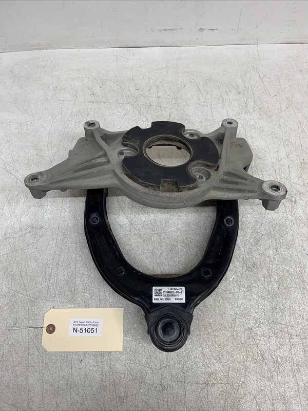 17-23 Tesla 3 Y Front Left Suspension Upper Control Arm 1043321-00-J 51051 S26
