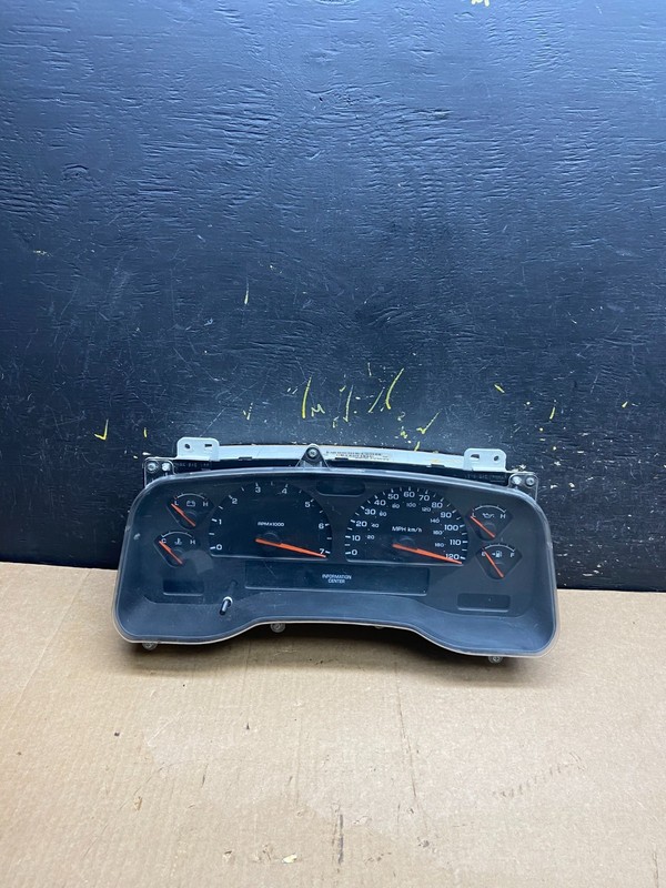 2004 Dodge Dakota Instrument Speedometer Gauge Cluster OEM Z4113 DG