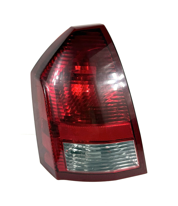 2005-2007 Chrysler 300 Left Driver Side Tail Light Lamp Assembly OEM