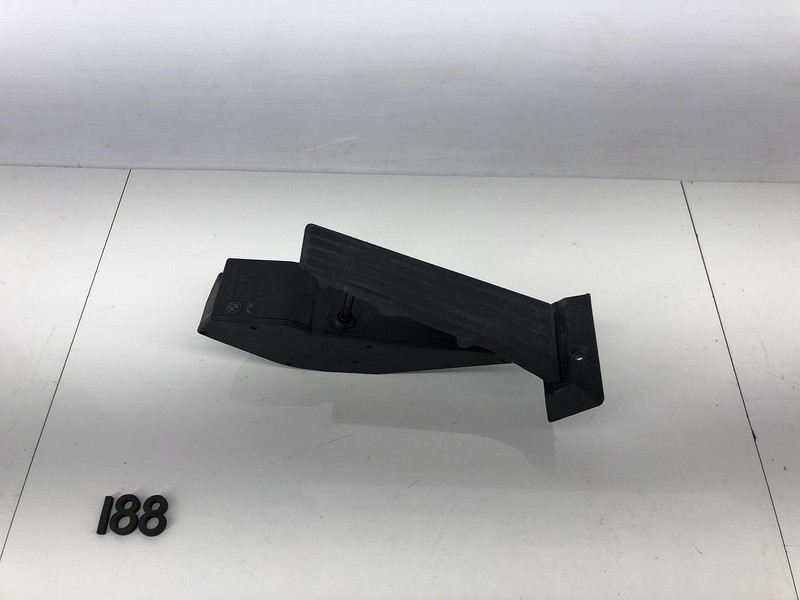06-07 BMW 530XI 3.0L L6 N52 ENGINE MOTOR ACCELERATOR GAS PEDAL OEM