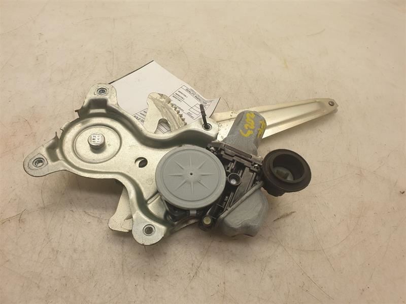 13-18 LEXUS ES350 3.5L FWD AT PASSENGER SIDE DOOR WINDOW REGULAOTR