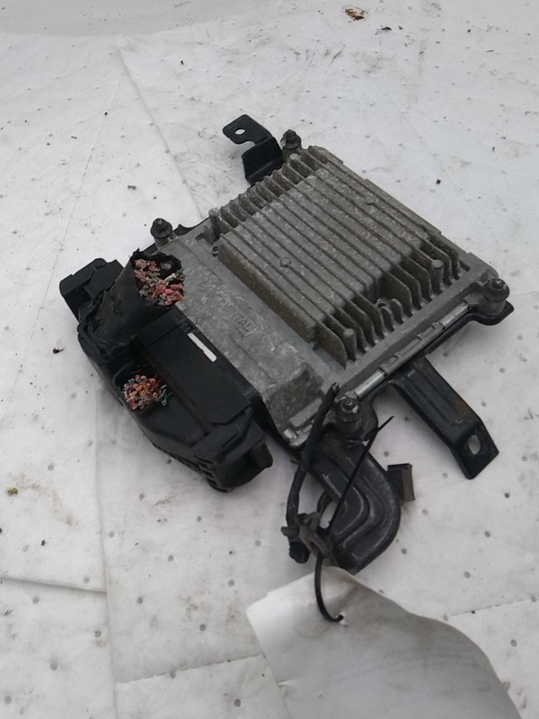 2013 Hyundai Elantra Engine Control Module ECM 1.8L OEM 125K Miles NJ25-26679
