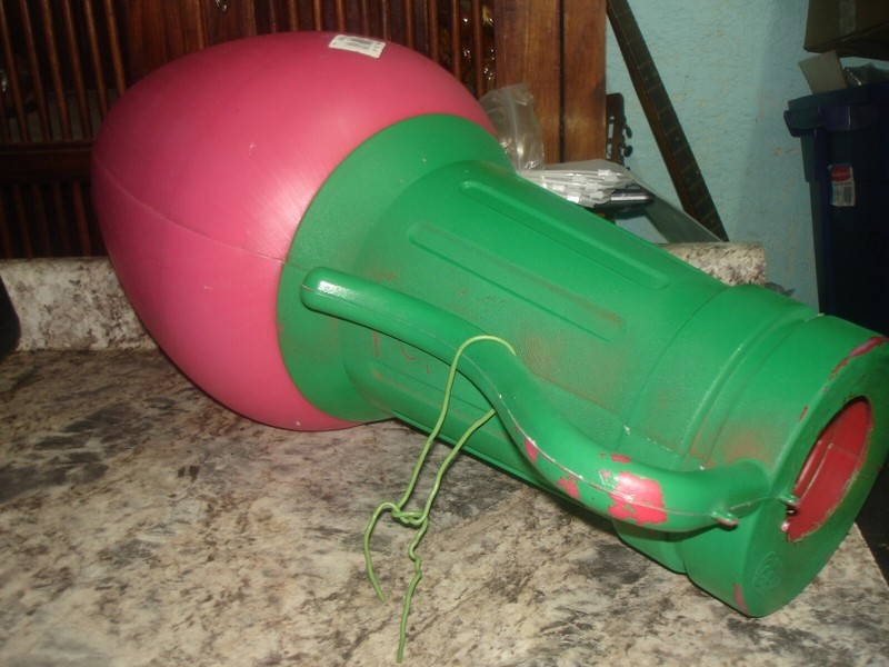 General Foam 28" Giant red C-7 Christmas Light Bulb Blow Mold Not Working