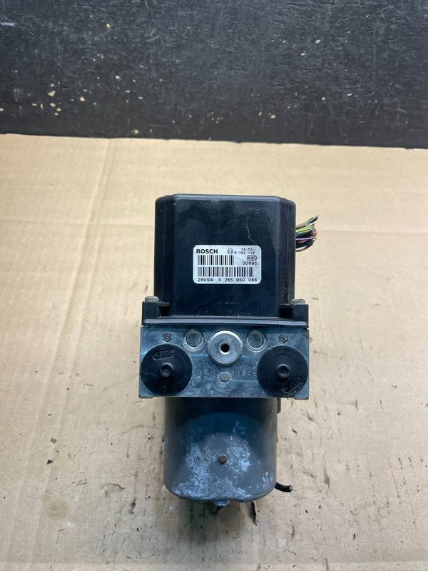 BMW E46 325xi 330xi ABS Anti Lock Brake Pump 3451 6762113 w6645 DG