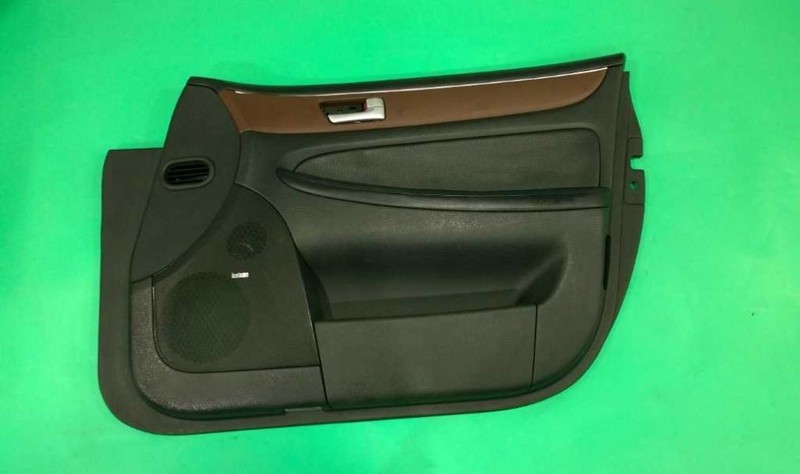 09-14 GENESIS SDN PASSENGER RIGHT FRONT INTERIOR DOOR PANEL OEM 3430-122