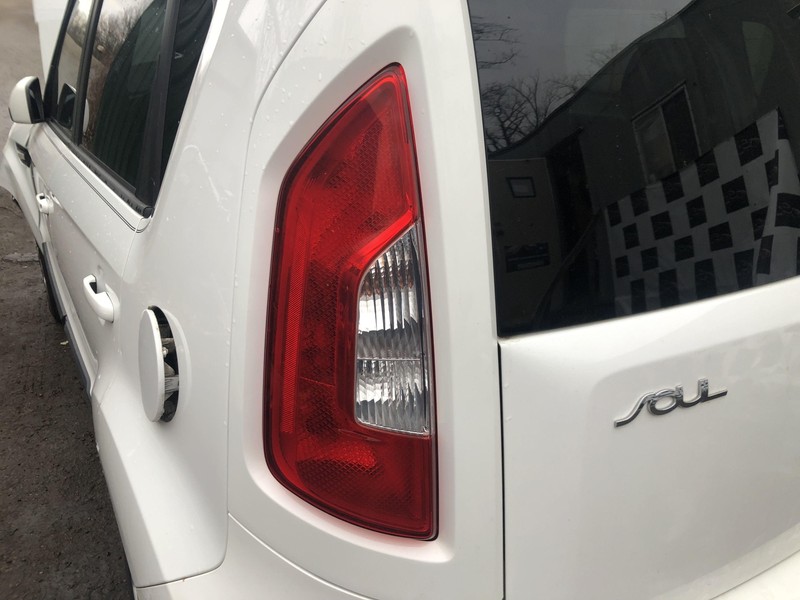 10-13 Kia Soul Rear Driver Left Tail Light Tail Lamp Oem