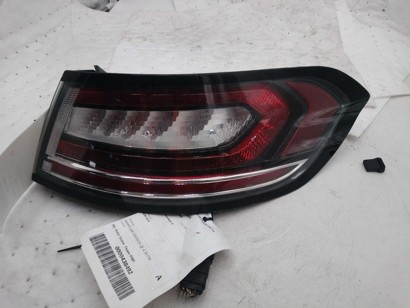 Used Right Tail Light Assembly fits: 2019 Lincoln Nautilus quarter mounted Right