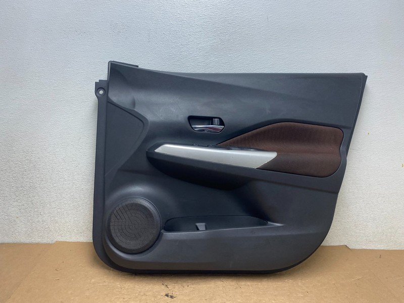 2018 2019 2020 Nissan Kicks Front Right Passenger Door Panel Oem P1363 DG