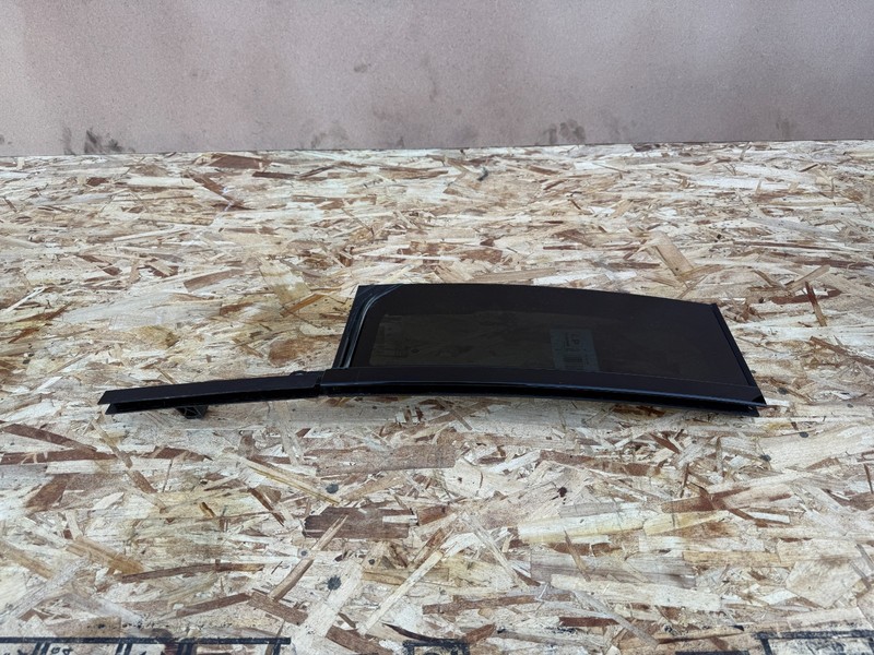 RIVIAN R1S 2022-2026 OEM REAR RIGHT PASSENGER DOOR CORNER SIDE WINDOW GLASS