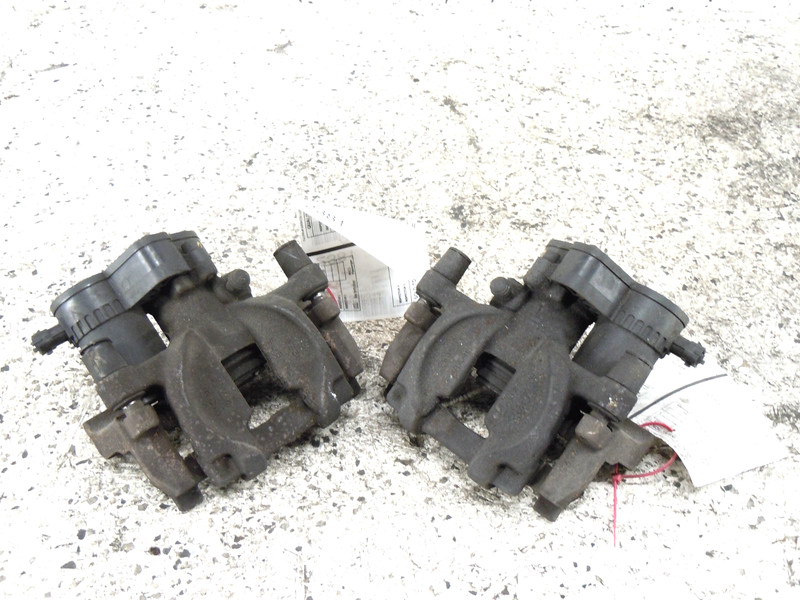 2016-2019 Subaru Legacy Rear Brake Caliper Pair Driver Left Passenger Right OEM