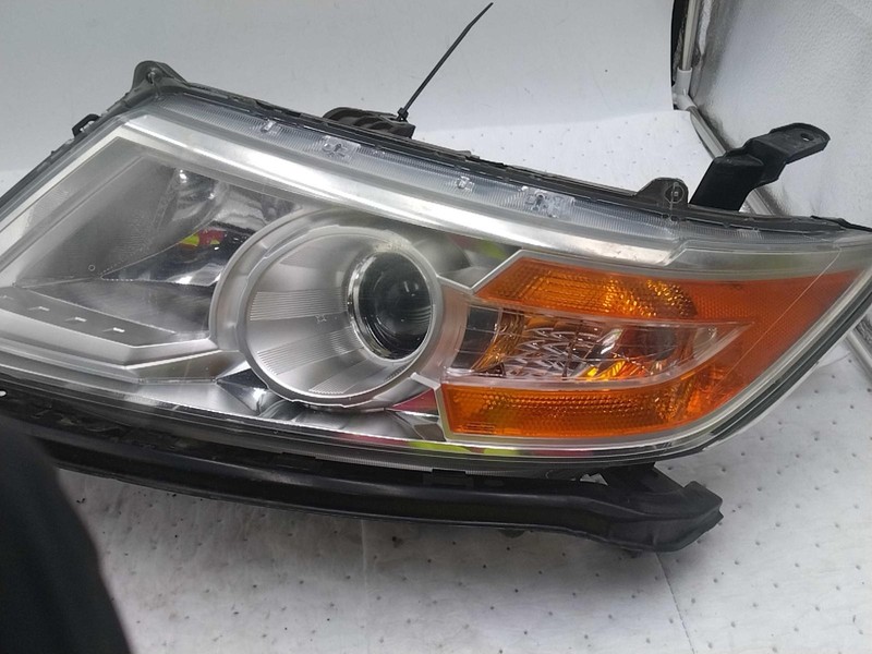 2012 Honda Odyssey Left Headlight Assembly Blue OEM 594927 Used 160K Miles