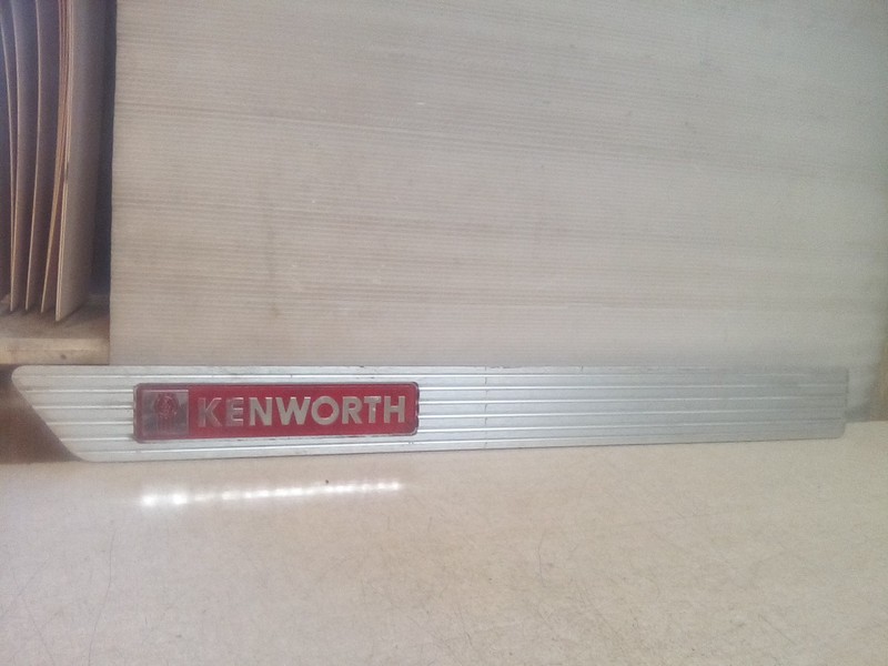 Kenworth T680 RH Door Sill Plate