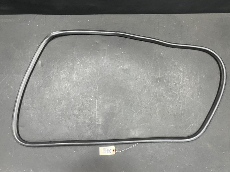 Rear Left Door Body Weatherstrip 2020 GMC Acadia 84748163 2017 2018 2019 - 2023
