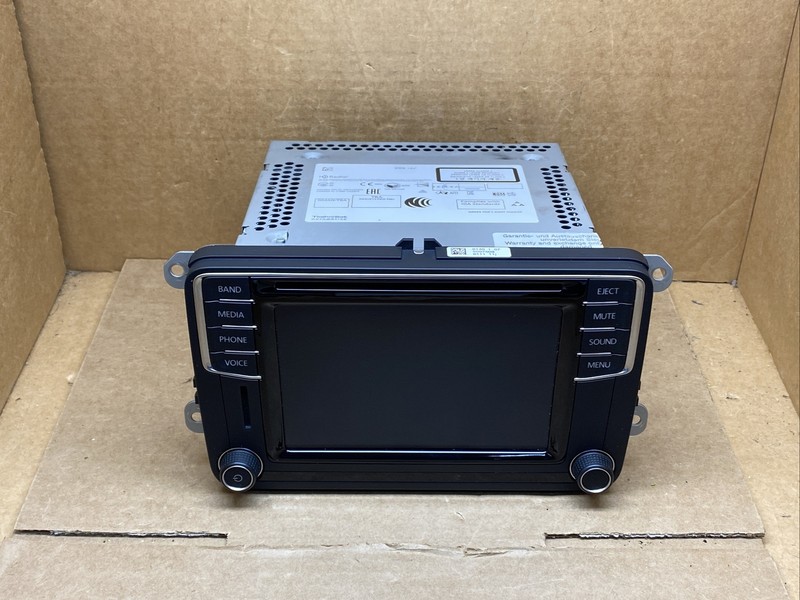 2016-2017 Volkswagen VW Passat CD Player Radio Display Screen OEM 5C0 035 200