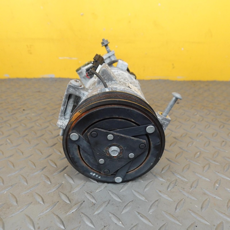 2019-2022 VOLVO XC40 AC AIR CONDITIONING COMPRESSOR & CLUTCH OEM 32260849