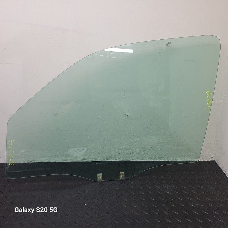 01-07 Ford Escape Front Left Driver Door Glass Window OEM 5L8Z-7821411-AA