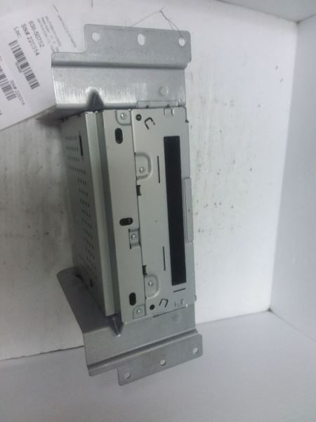 Radio Receiver AM FM 6 Disc CD 440 Watt Fits 08-12 LR2 7G9N-18C815-TB