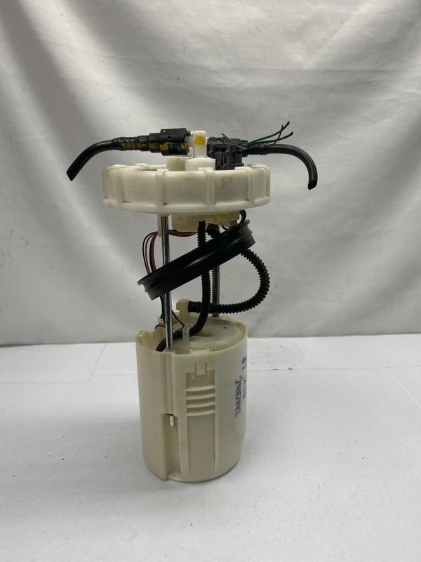 2010 to 2024 Toyota 4runner fuel pump assy 4.0L 6 cyl assembly