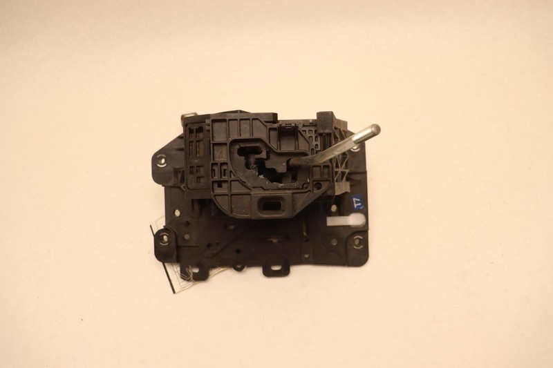 2015-2016 LEXUS RC350 AUTOMATIC TRANSMISSION GEAR SHIFTER LEVER OEM