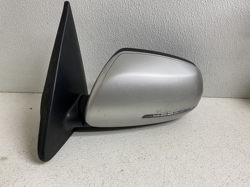 2010-2013 Kia Forte Left Driver Door Mirror Turn Signal Silver 6 Pin Connector