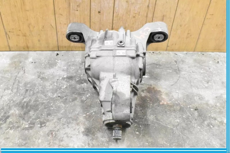 11-18 Porsche Cayenne 958 3.6L VR6 Rear Differential Diff Axle Carrier OEM