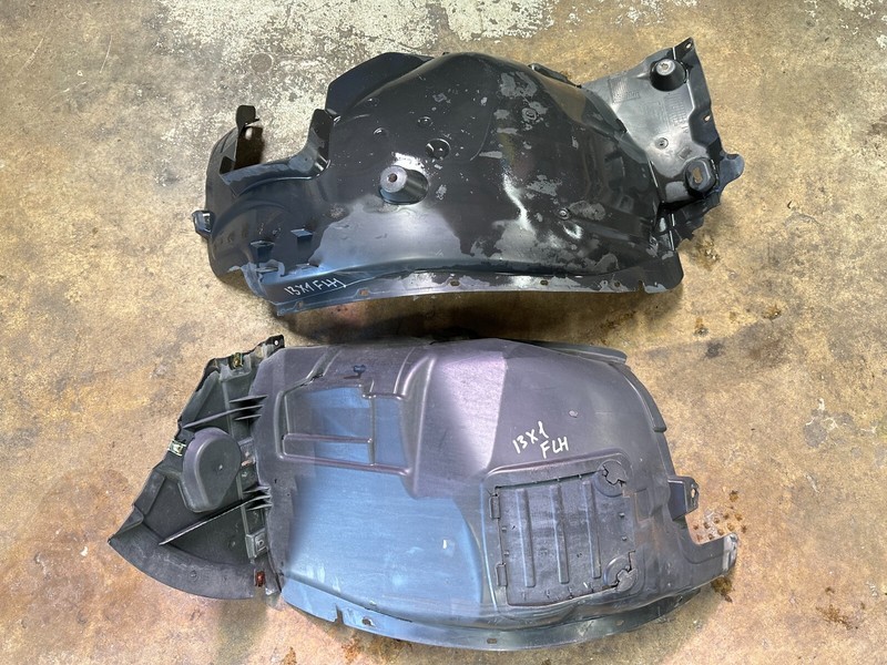 13-15 BMW X1 E84 FRONT LEFT SIDE WHEEL FENDER LINER SPLASH SHIELD PAIR OEM