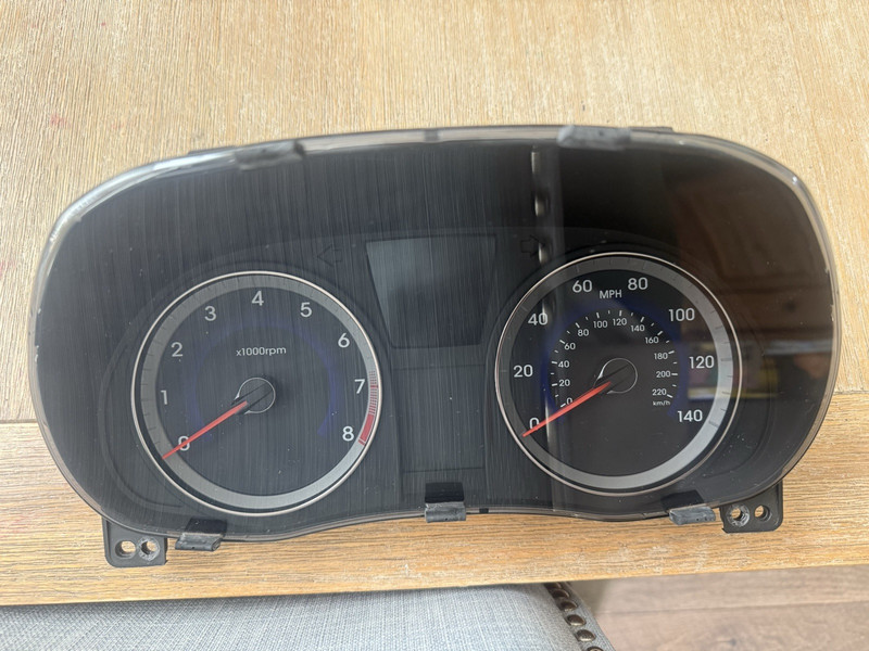 2015 - 2017 HYUNDAI ACCENT SPEEDOMETER INSTRUMENT CLUSTERS OEM, 94021-1R500 130k