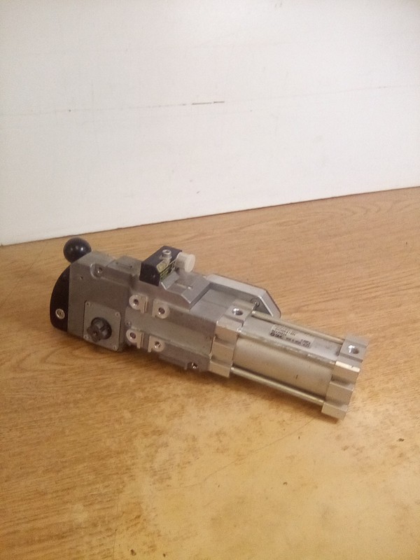 SMC CKZT40-120-DCN9476N Cylinder
