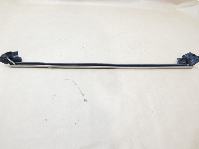 Bentley Continental GT 2012 Right Door Weatherstrip Seal Molding 11-18 ;#3