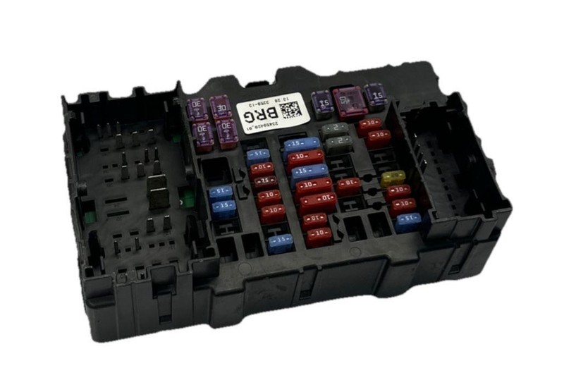 Chevy Silverado 1500 junction box 2019 junction fuse relay block OEM 23459420