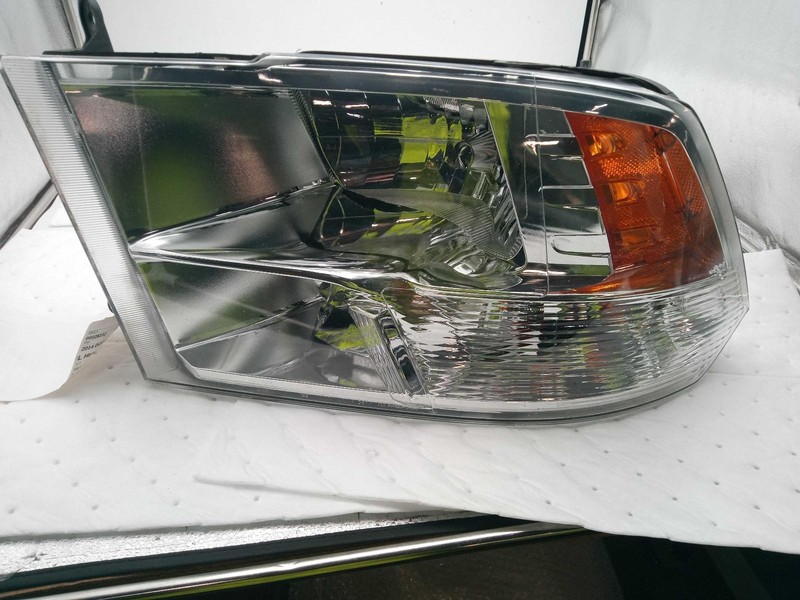 2014 RAM DODGE 1500 Pickup Left Headlight Assembly White OEM 77985 95K Miles