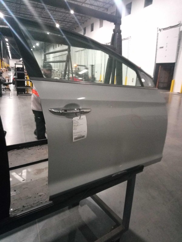 2017 Hyundai Sonata Right Front Door Silver 582707 121K Miles Used