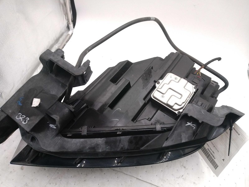 2019 Audi Q5 Right Headlight Assembly - Used, White, Xenon, 115K Miles