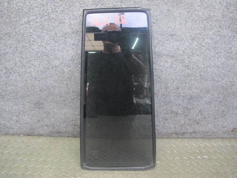 2003-2007 LEXUS J100 LX470 REAR RIGHT SIDE DOOR VENT FIXED GLASS WINDOW