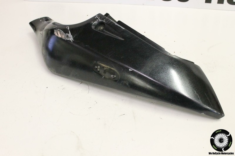 2000 Suzuki GSXR600 LEFT REAR BACK TAIL FAIRING COWL SHROUD COVER GSXR 600 00