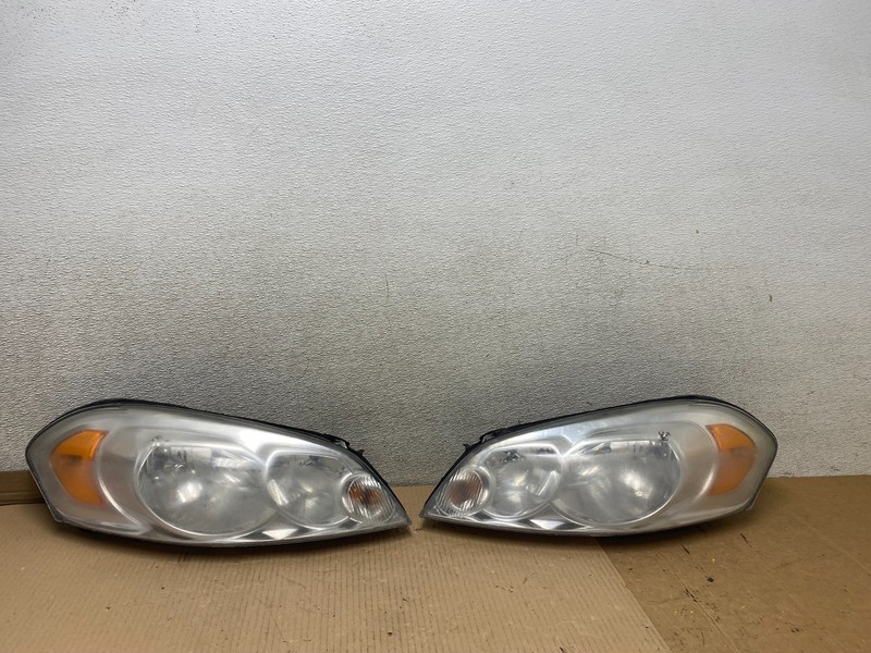 2006 - 2013 Chevrolet Impala Left+Right Set Headlights Halogen U2600 DW