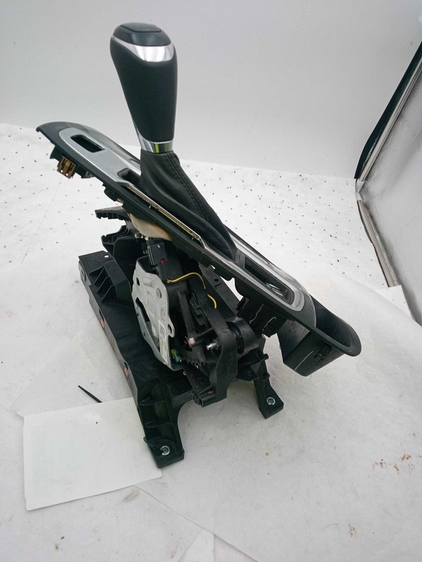 2018 Chevrolet Equinox Automatic Transmission Shift Lever Assembly Black 95K