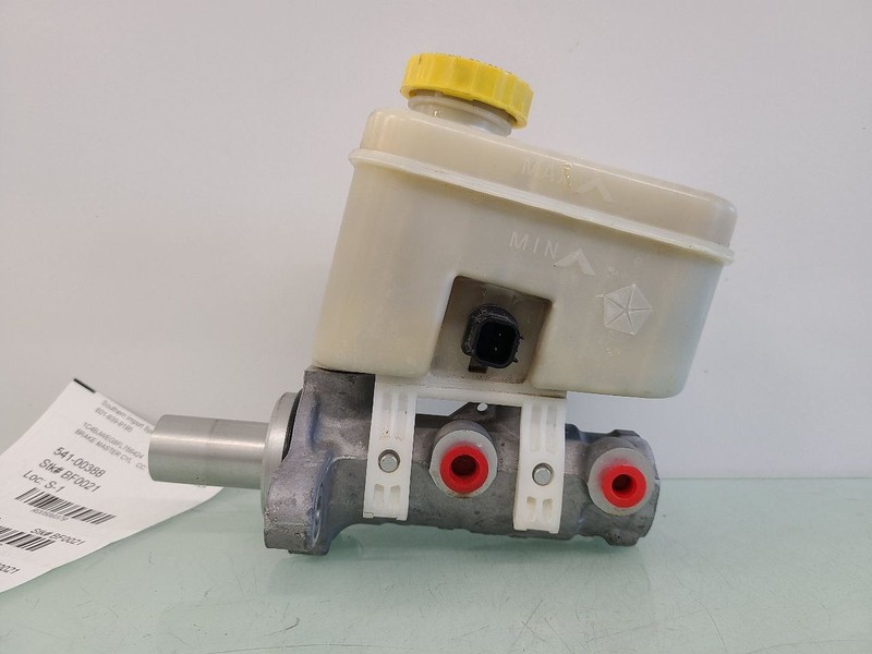 Brake Master Cylinder LHD VIN W 6th Digit Jk Body Fits 09-18 WRANGLER 589379
