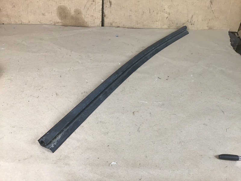 McLaren 650S 2015 Left Driver Door Window Belt Weather Strip Seal 15-17 :Y
