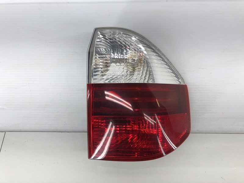 07-10 BMW X3 E83 REAR RIGHT SIDE OUTER LIFTGATE TAIL LIGHT BRAKE LAMP OEM #1