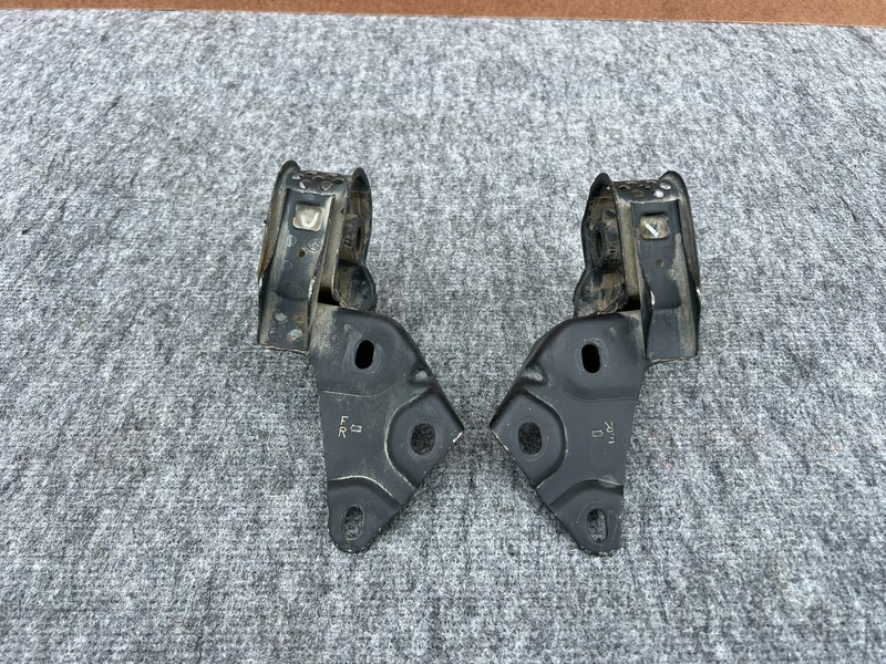 INFINITI Q50 Q60 2014–2024 OEM REAR MUFFLER EXHAUST HANGER MOUNT BRACKET LH RH