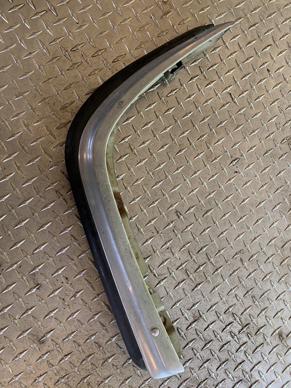 73-80 Mercedes Benz W116 280 450 SEL 300SD Right Front Upper Bumper Chrome