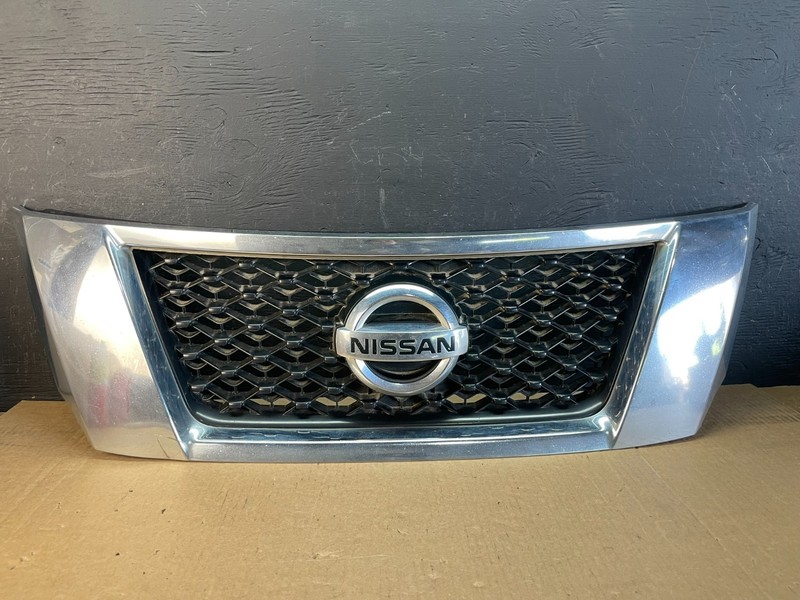 2013 to 2016 PathfinderFront Upper Chrome Grill Grille OEM AD0258 DG