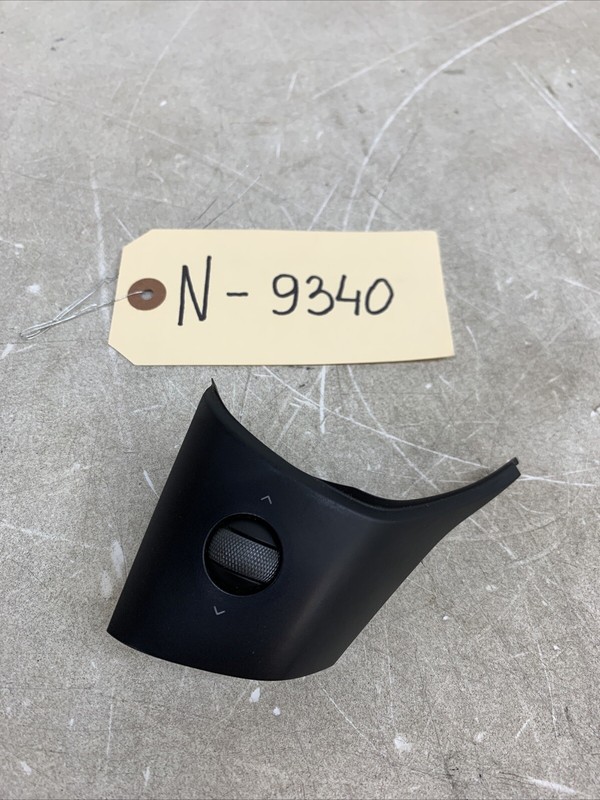 TESLA MODEL Y STEERING RIGHT SIDE BALL CONTROL SWITCH 1583976-00-A OEM 9340 B61