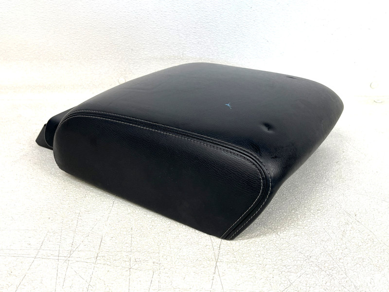 ⭐2011-2017 INFINITI QX80 CENTER CONSOLE STORAGE COMPARTMENT ARMREST LID LOT2628