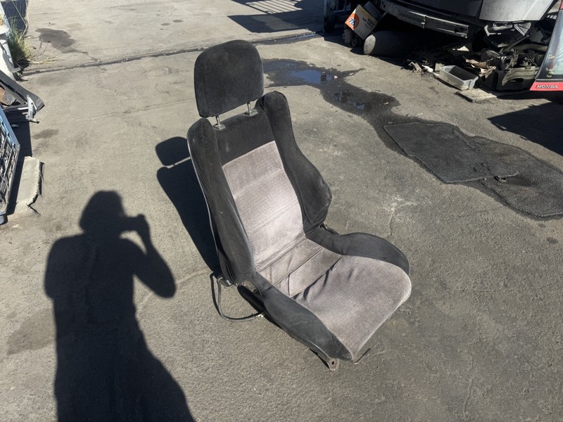 90-91 Honda Civic SI Left Seat (Bad condition) OEM
